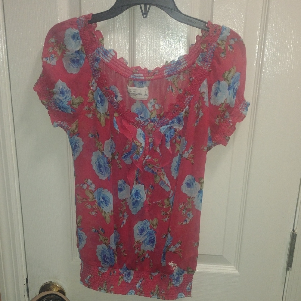 Abercrombie & Fitch Red Floral Ruffle Short-Sleeve Blouse